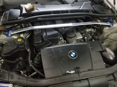 Front Stabilizer Strut Bar For BMW X1 2012-2015 BMW 3 Series 2005-2011 Upper Engine STB Strut Tower Brace Anti Sway Suspension - immagine 5