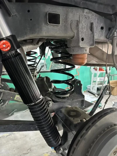 FAPO TY766601 for Jeep Gladiator JT 2020-2022 Best Price 2.5"Lift Kits Adjustable Shock Absorbers Coilover Suspension Kit - Image 5