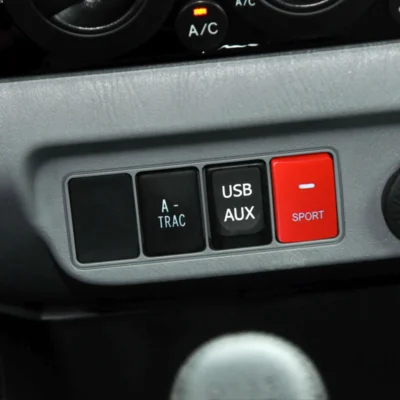Throttle accelerator compatible with Toyota Tacoma HILUX HILUX VIII pickup car sports switch to enhance car performance module - immagine 2