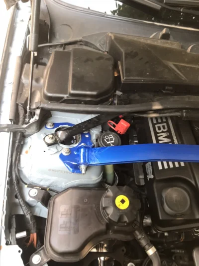Front Stabilizer Strut Bar For BMW X1 2012-2015 BMW 3 Series 2005-2011 Upper Engine STB Strut Tower Brace Anti Sway Suspension - immagine 4