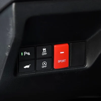 Throttle accelerator compatible with Honda XR-V UR-V Vezel Avancier sports switch to enhance car performance module - immagine 2