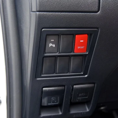 Throttle accelerator compatible with Toyota Fortuner FJ Cruiser car sports switch module to improve car performance - immagine 2